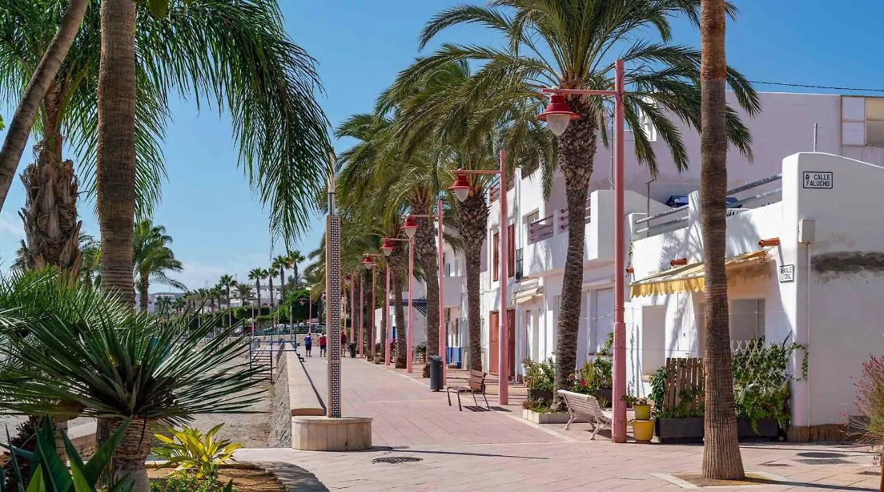 Apartamento Piso céntrico en 2° línea de playa Carboneras 0*,  España